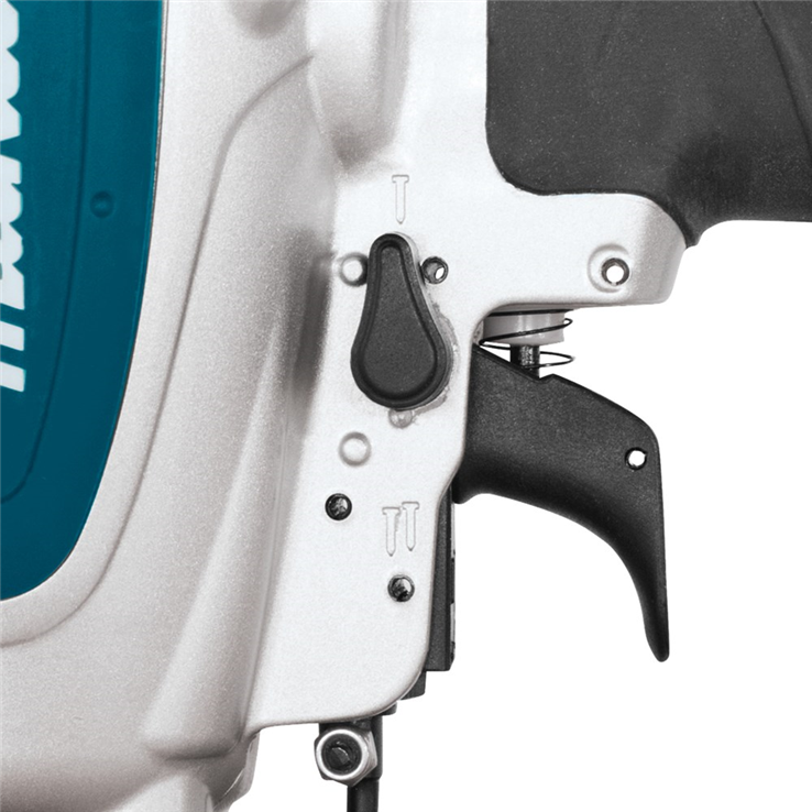 bradtacker makita 8bar
