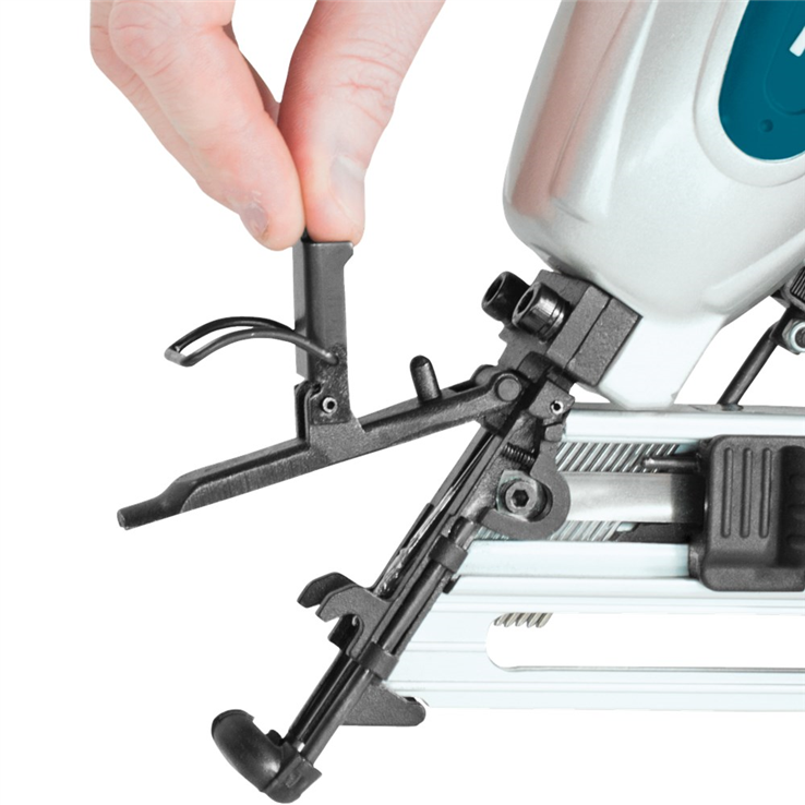 bradtacker makita 8bar