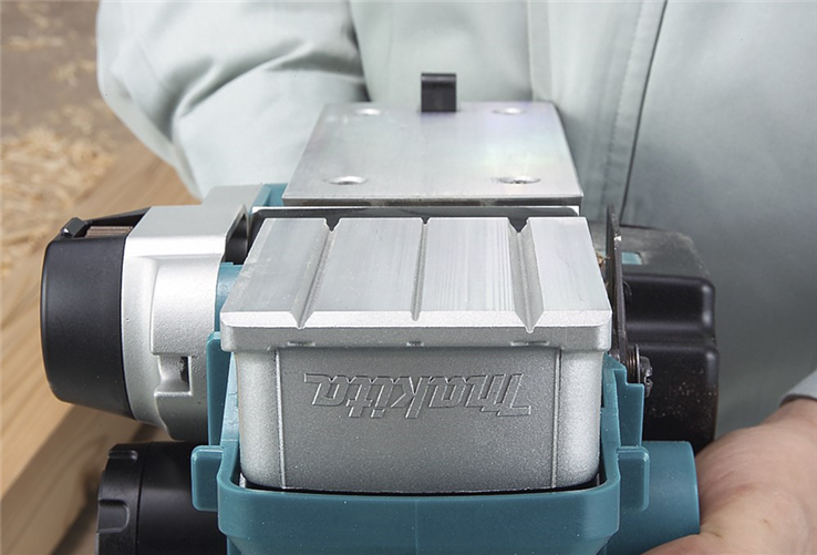 schaafmachine makita 82mm