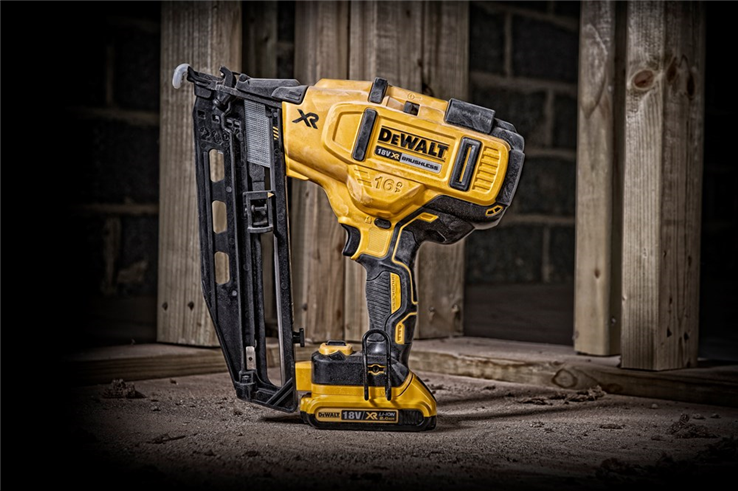 accu pintacker dewalt