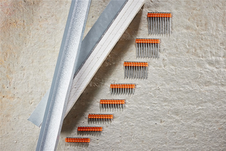 nagels op strip gehard spit