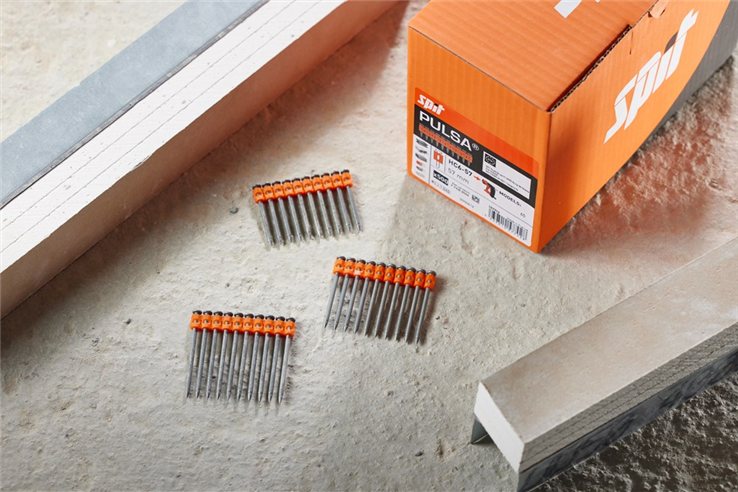nagels op strip gehard spit