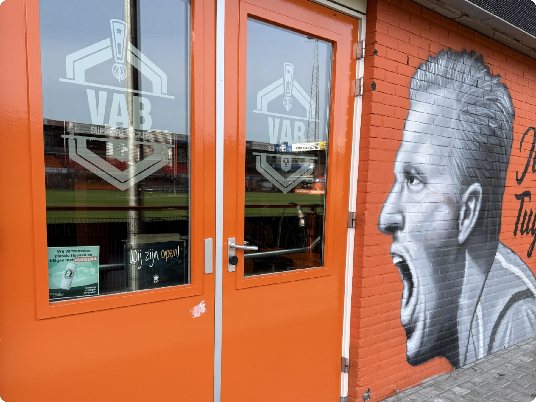 Ingang FC Volendam met iLOQ systeem