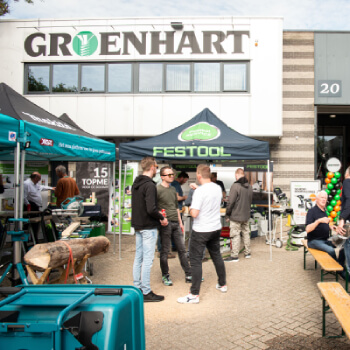 Amsterdam feestelijk geopend