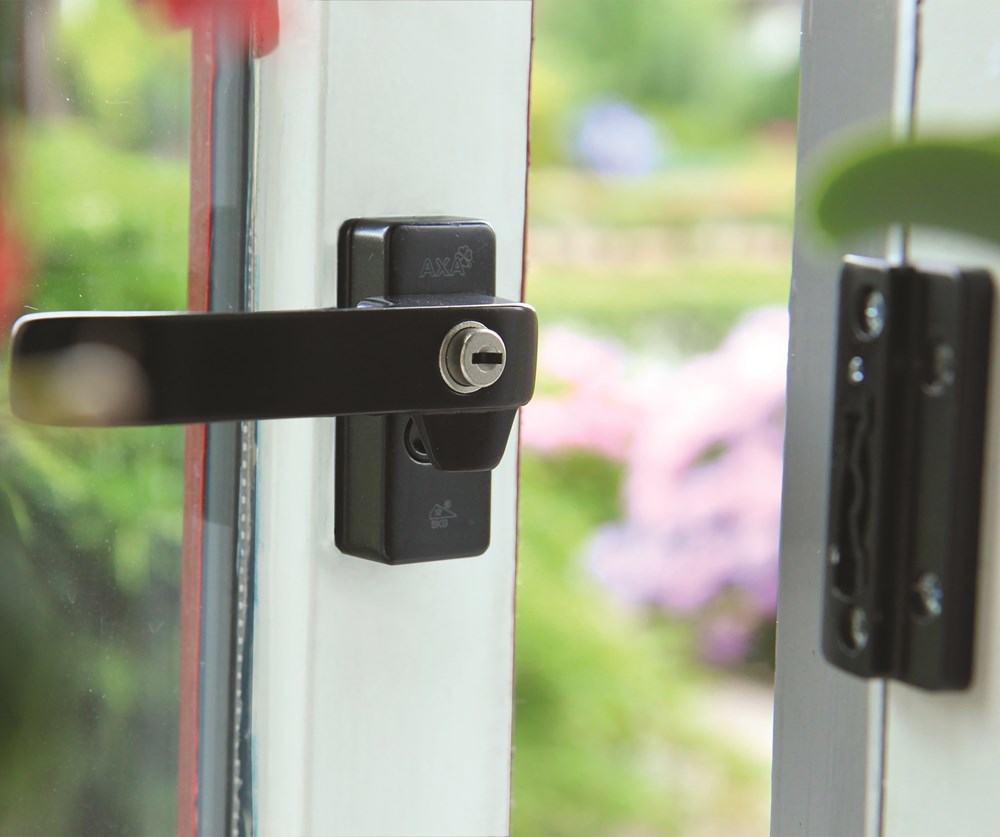 raamsluiting aluminium zwart axa-5