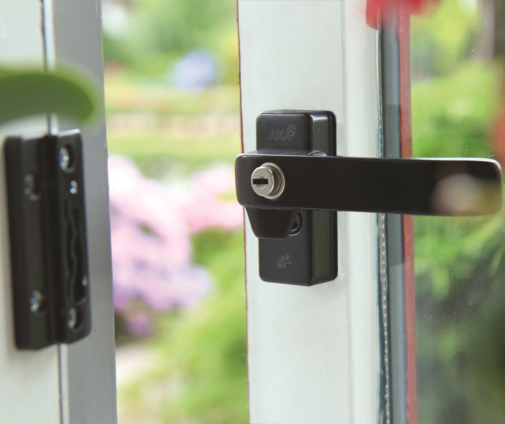 raamsluiting aluminium zwart axa-5