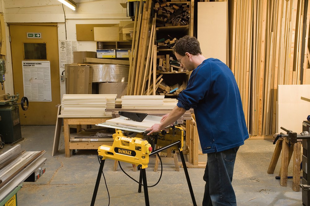 tafel-/afkortzaagmachine dewalt 250mm-13