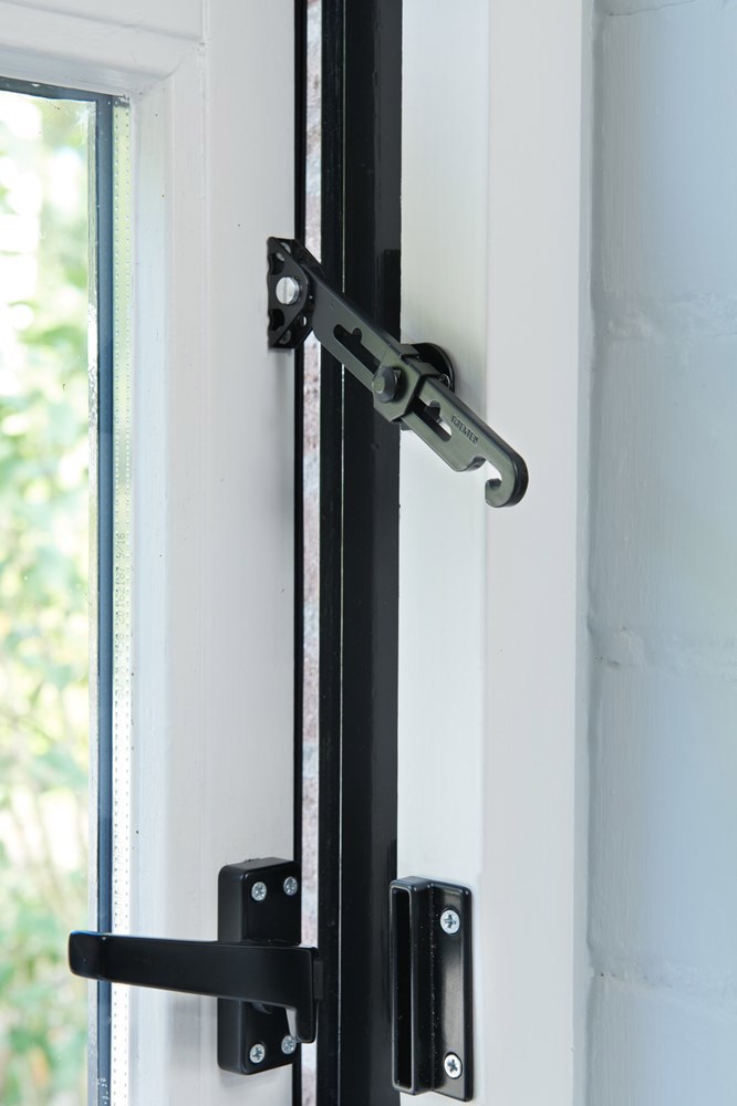 raamuitzetter zwart secumax-4