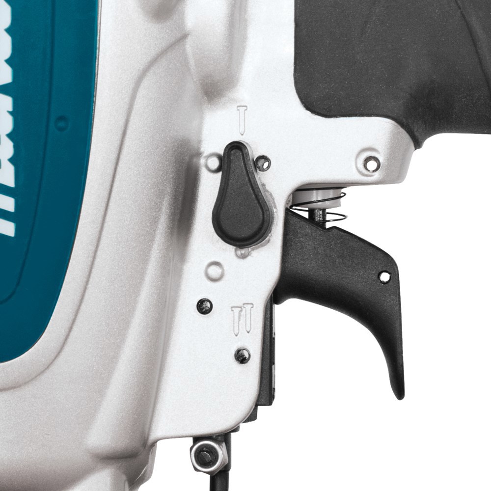 bradtacker makita 8bar-7